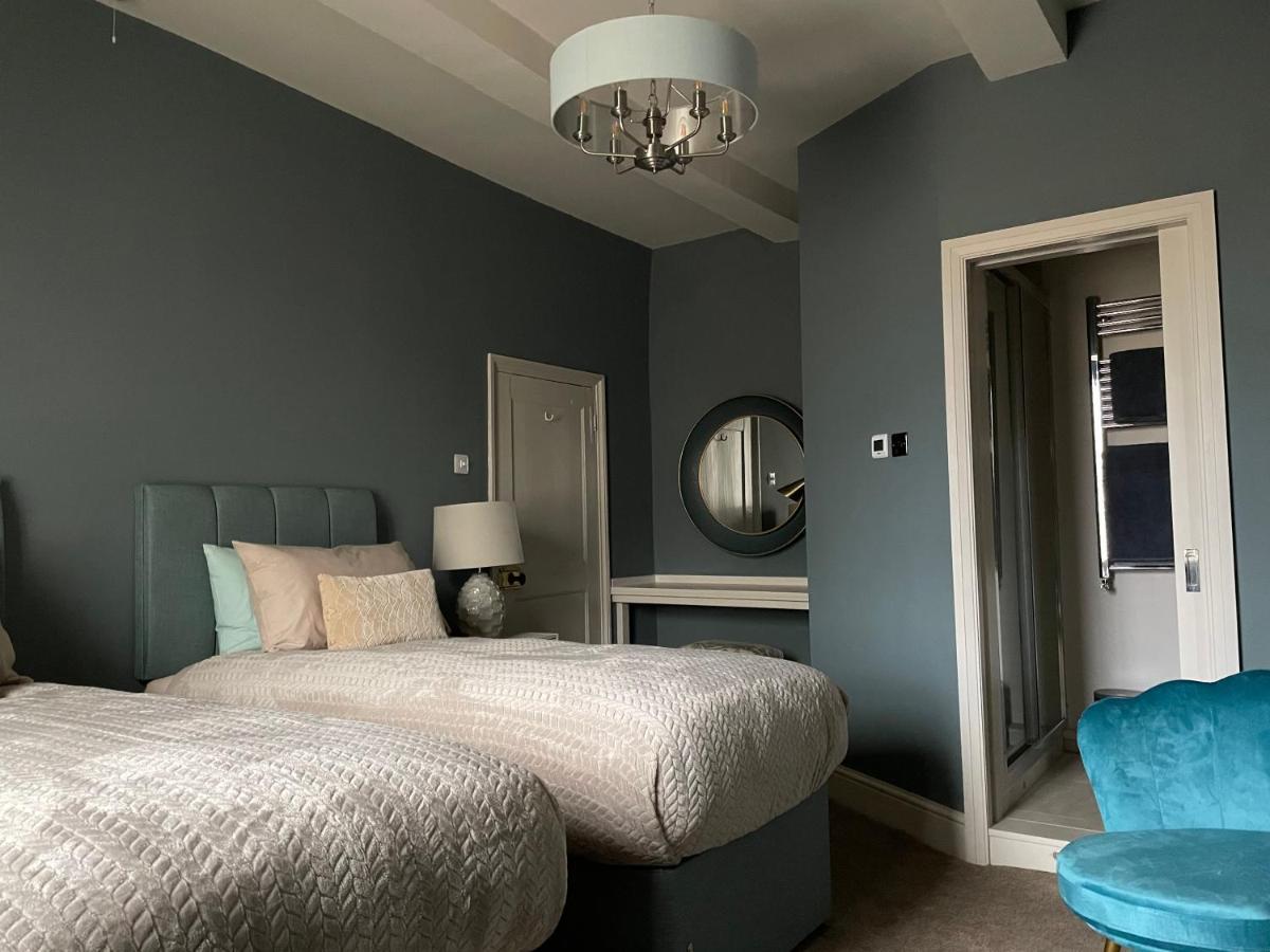 Old Daltongate House Bed & Breakfast อัลเวอร์สตัน ภายนอก รูปภาพ